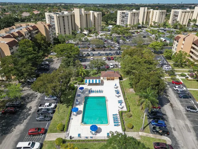 a view of a yard and entertaining space