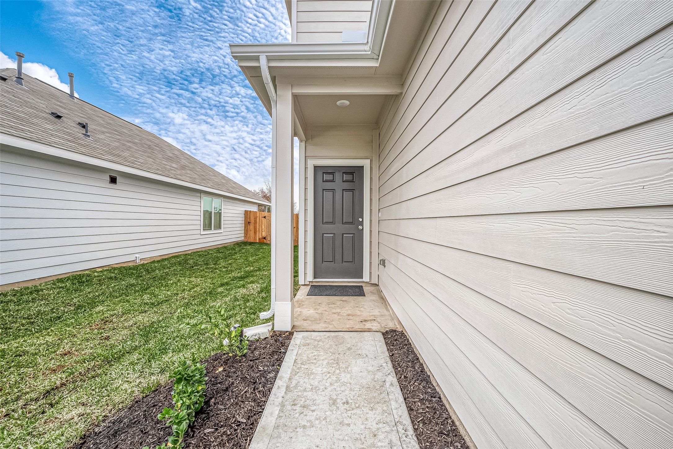 4923 Luke Matthew Drive Rosharon, TX 77583 - Photo 7 of 48 a view of a pathway with a yard