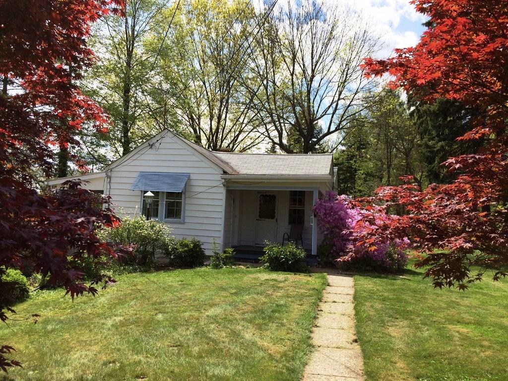206 Foxwood Road Coraopolis, PA 15108 - Photo 2 of 24 Gallery Image 2