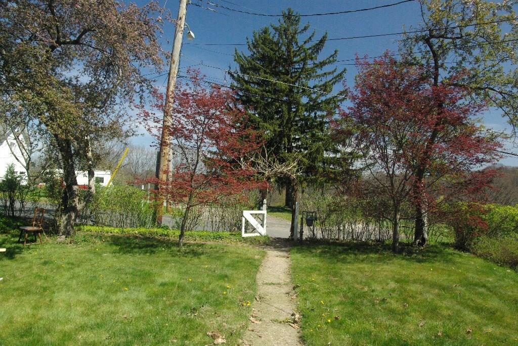 206 Foxwood Road Coraopolis, PA 15108 - Photo 22 of 24 Gallery Image 22