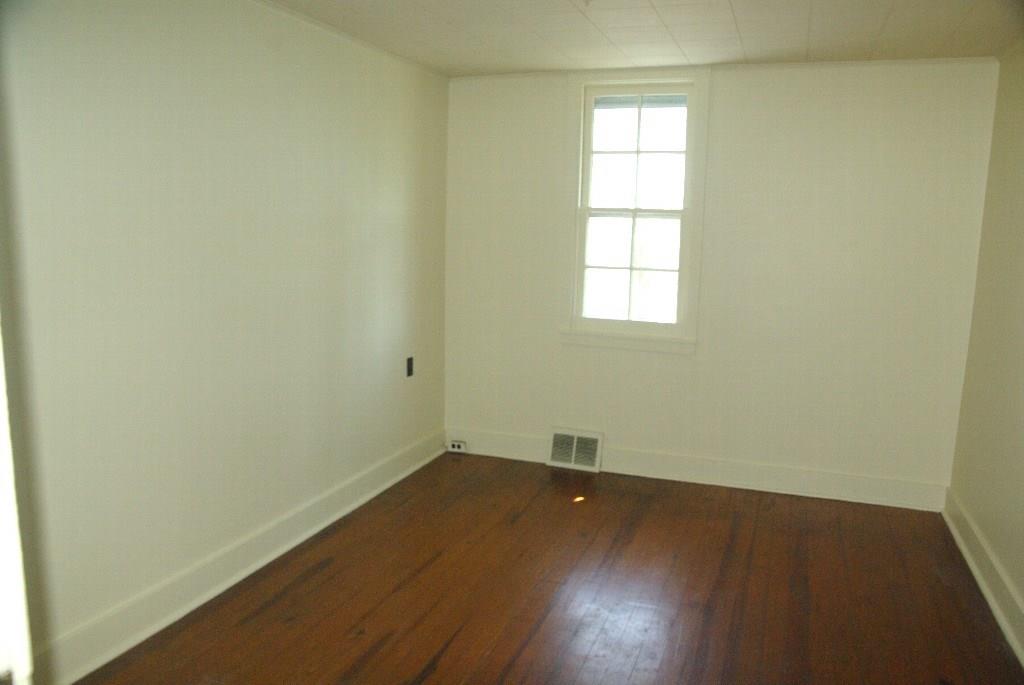 206 Foxwood Road Coraopolis, PA 15108 - Photo 5 of 24 Gallery Image 5