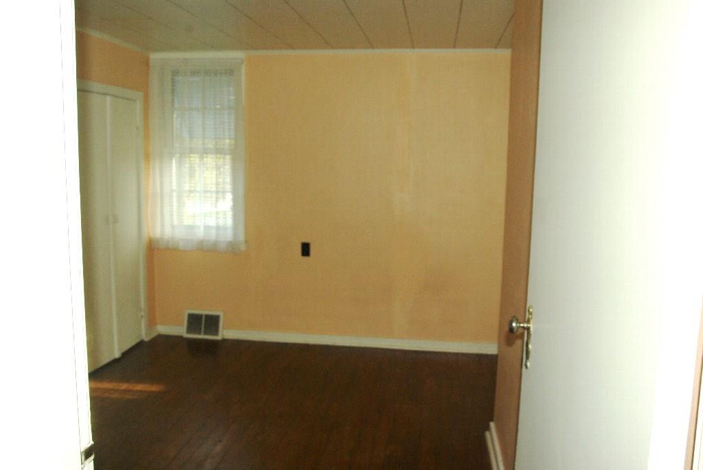206 Foxwood Road Coraopolis, PA 15108 - Photo 6 of 24 Gallery Image 6