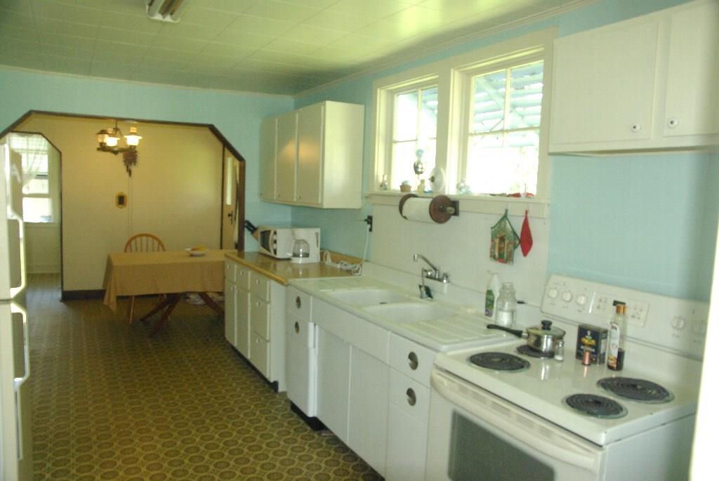 206 Foxwood Road Coraopolis, PA 15108 - Photo 8 of 24 Gallery Image 8