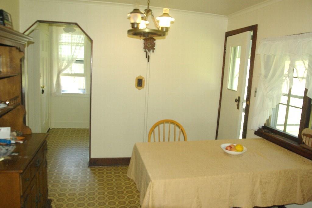 206 Foxwood Road Coraopolis, PA 15108 - Photo 9 of 24 Gallery Image 9