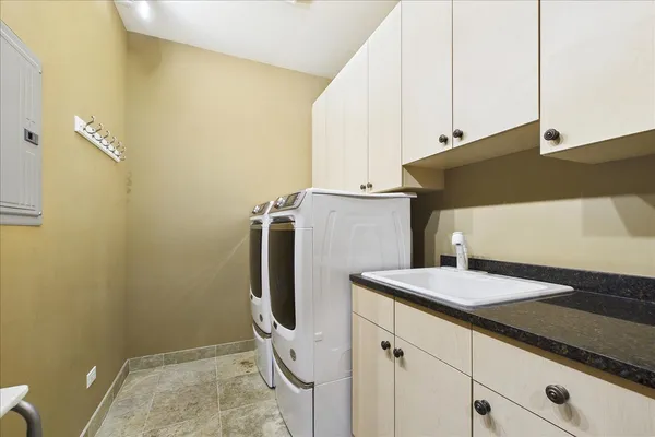 $1,500,000 | 21660 Savanna Lane, Kildeer, IL 60047