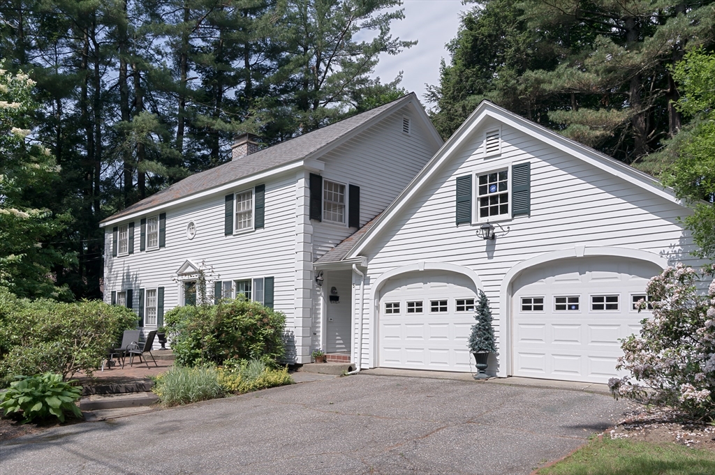 5 Old English Road Worcester, MA 01609 - Photo 2 of 32 Gallery Image 2