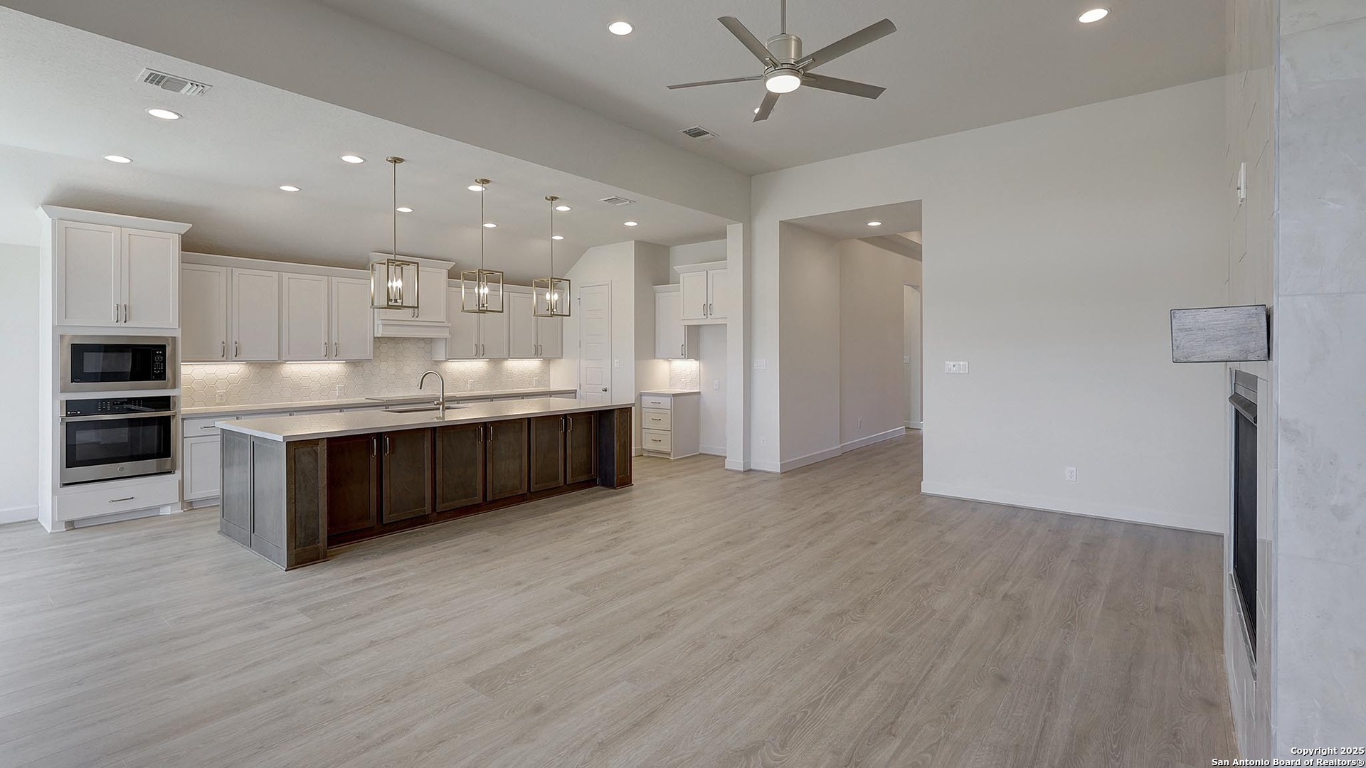 265 Post Oak Castroville, TX 78009 - Photo 11 of 39