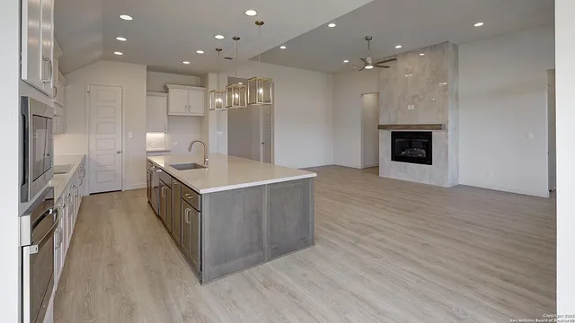 $624,900 | 265 Post Oak, Castroville, TX 78009