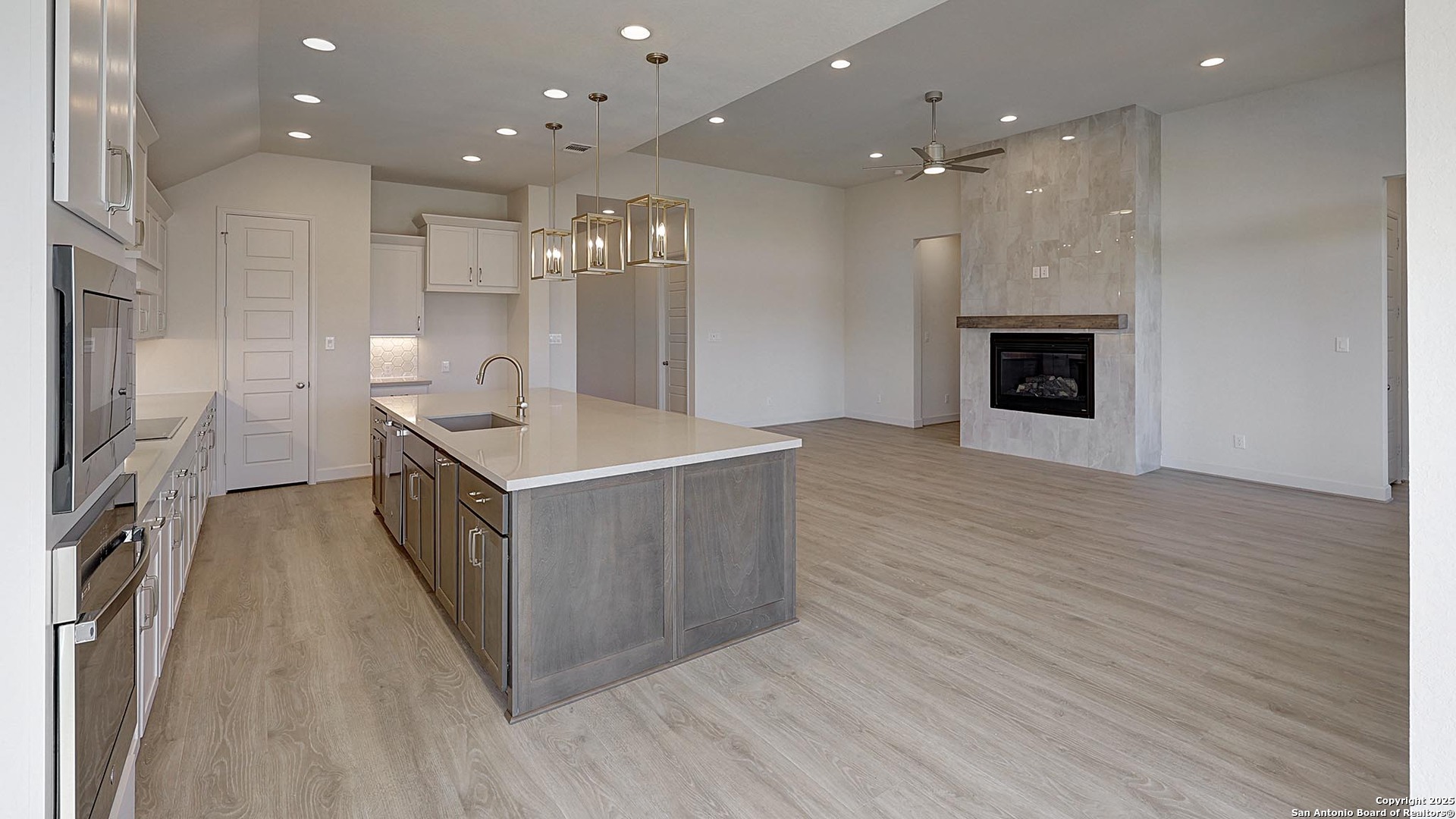 265 Post Oak Castroville, TX 78009 - Photo 12 of 39