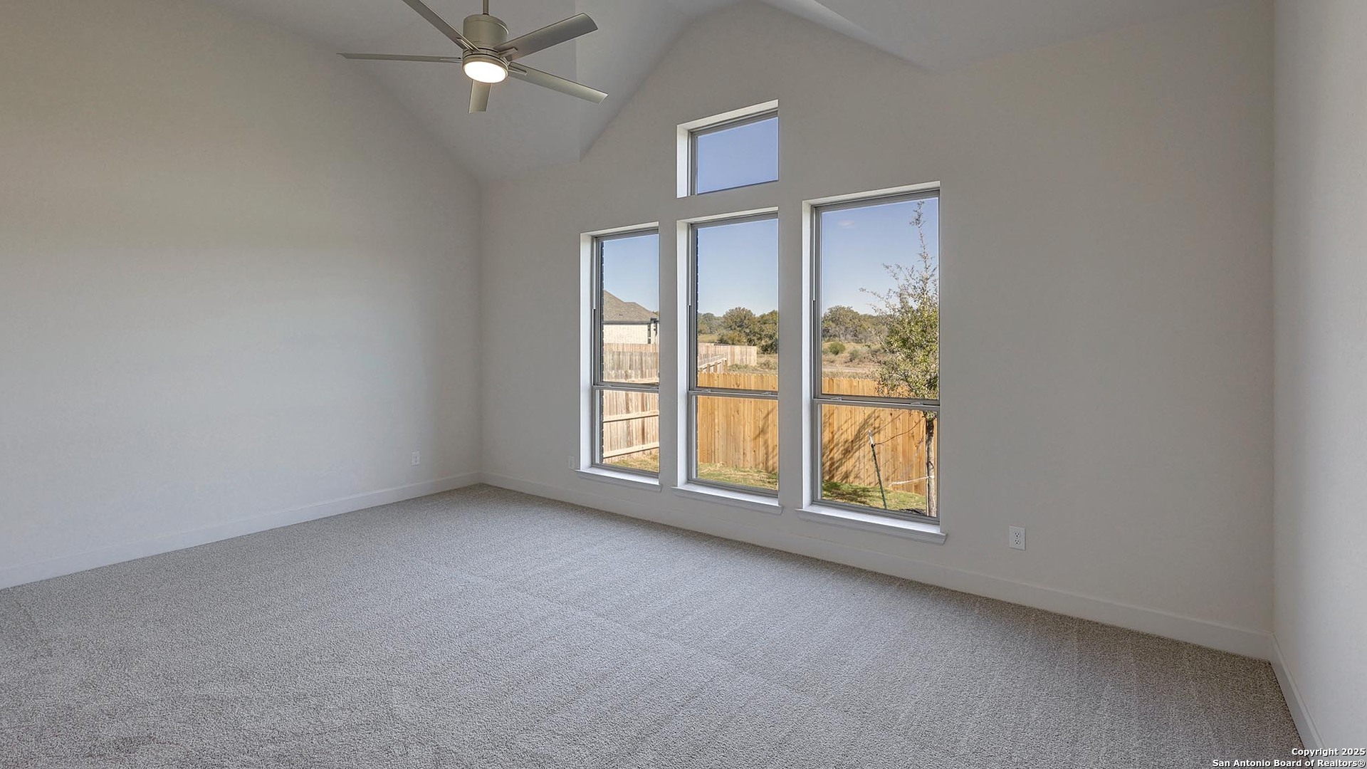265 Post Oak Castroville, TX 78009 - Photo 13 of 39