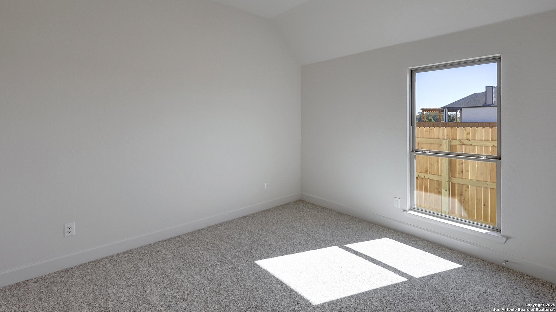 265 Post Oak Castroville, TX 78009 - Photo 15 of 39