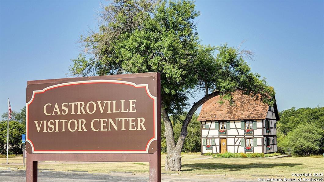 265 Post Oak Castroville, TX 78009 - Photo 32 of 39