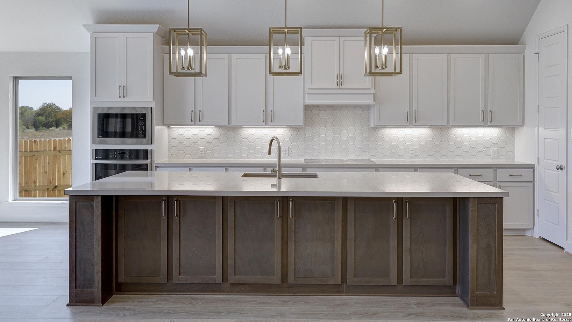 265 Post Oak Castroville, TX 78009 - Photo 8 of 39