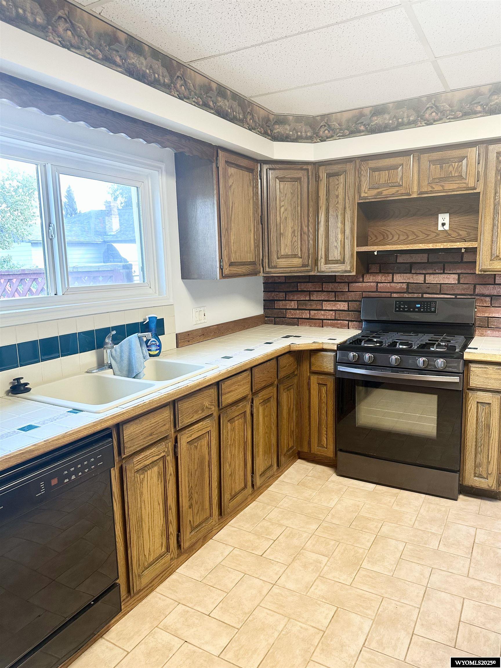 618 Emerald Street Kemmerer, WY 83101 - Photo 14 of 34