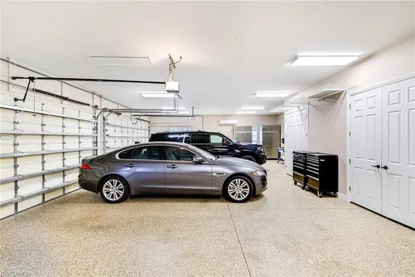 a view of a livingroom with entryway