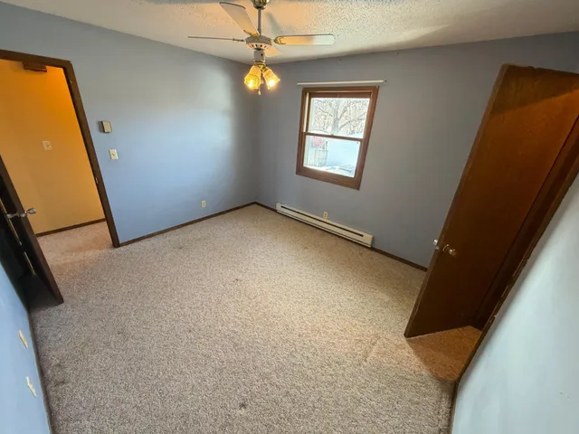 $900 | 706 1st Street South, Willmar, MN 56201