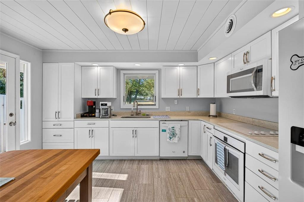 116 General Oglethorpe Road St. Simons Island, GA 31522 - Photo 13 of 46