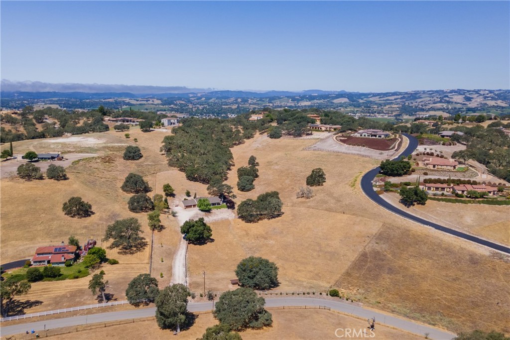 2085 Hanging Tree Lane Templeton, CA 93465 - Photo 30 of 33