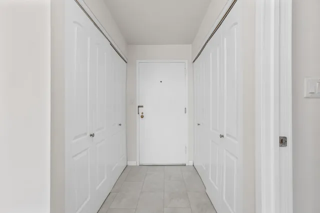 $169,900 | 2525 South Shore Drive, Unit 18B, Milwaukee, WI 53207