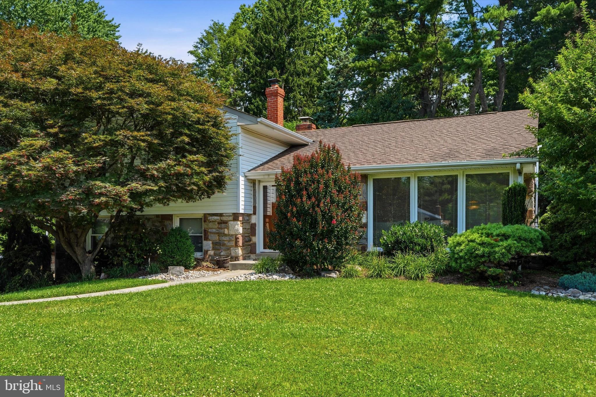 627 Meadow Road Huntingdon Valley, PA 19006 - Photo 1 of 34