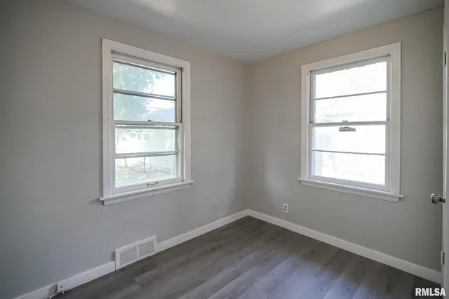 $124,000 | 817 West Ridge Road, Peoria, IL 61614