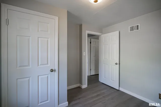 $124,000 | 817 West Ridge Road, Peoria, IL 61614