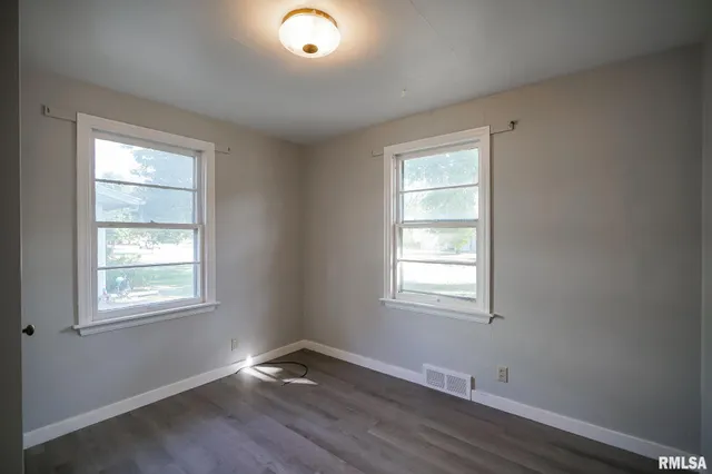 $124,000 | 817 West Ridge Road, Peoria, IL 61614