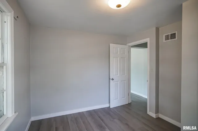 $124,000 | 817 West Ridge Road, Peoria, IL 61614