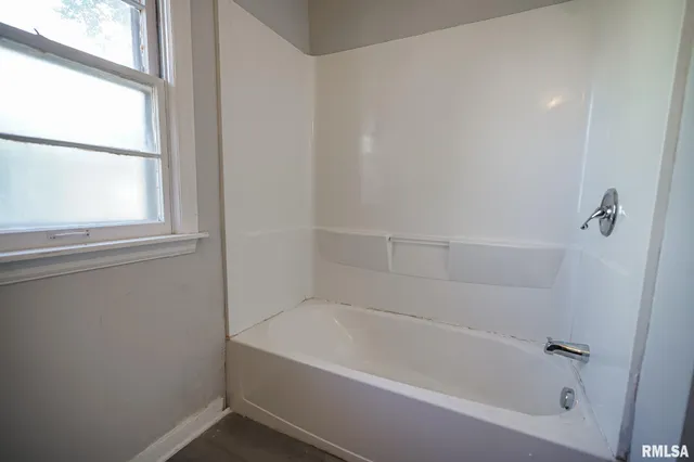 $124,000 | 817 West Ridge Road, Peoria, IL 61614