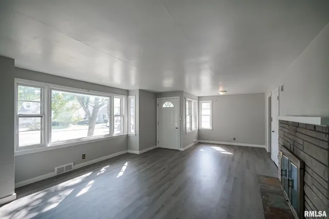 $124,000 | 817 West Ridge Road, Peoria, IL 61614