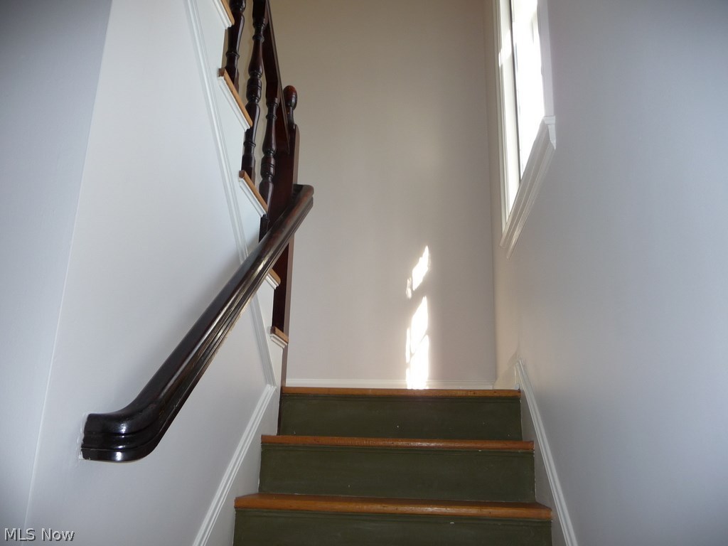 15633 Brewster Road Cleveland, OH 44112 - Photo 11 of 19 Gallery Image 11