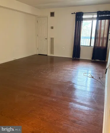 $2,150 | 6300 Stevenson Avenue, Unit 214, Alexandria, VA 22304