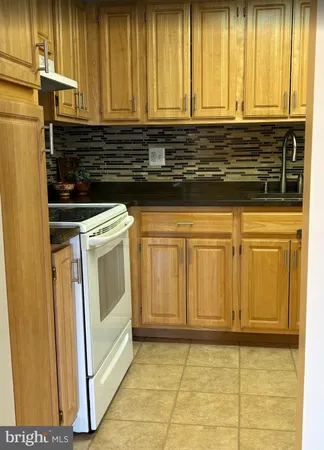 $2,200 | 6300 Stevenson Avenue, Unit 214, Alexandria, VA 22304