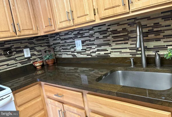 $2,200 | 6300 Stevenson Avenue, Unit 214, Alexandria, VA 22304