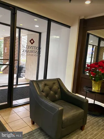 $2,200 | 6300 Stevenson Avenue, Unit 214, Alexandria, VA 22304