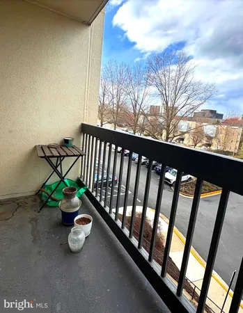 $2,150 | 6300 Stevenson Avenue, Unit 214, Alexandria, VA 22304