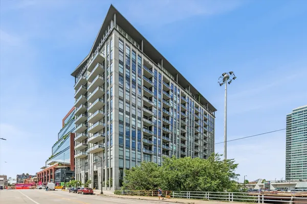 $625,000 | 740 West Fulton Street, Unit 614, Chicago, IL 60661