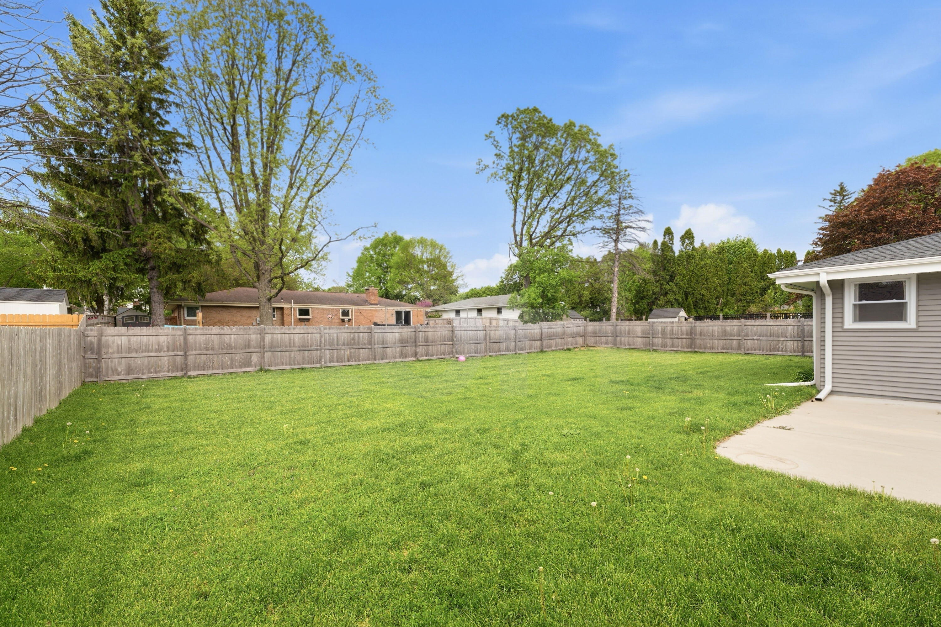 W60N873 Sheboygan Road Cedarburg, WI 53012 - Photo 21 of 22 Backyard