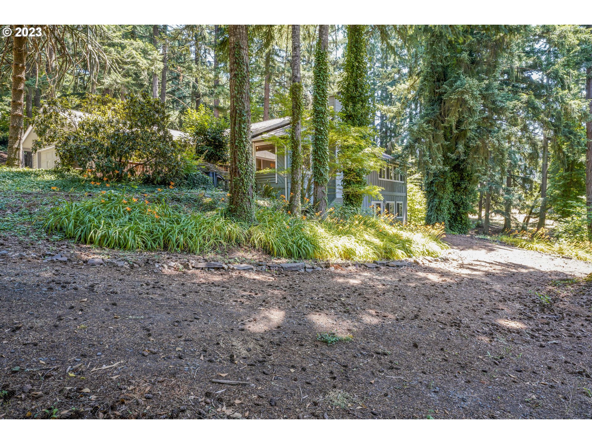 32586 Howard Loop Cottage Grove, OR 97424 - Photo 30 of 39 Gallery Image 30