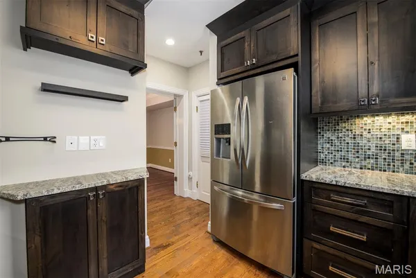 $2,895 | 7331 Forsyth Boulevard, Unit 1E, University City, MO 63105
