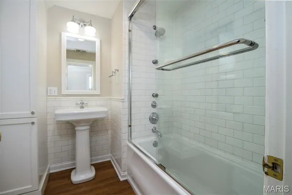 $2,895 | 7331 Forsyth Boulevard, Unit 1E, University City, MO 63105