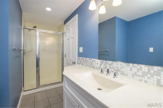 $2,895 | 7331 Forsyth Boulevard, Unit 1E, University City, MO 63105