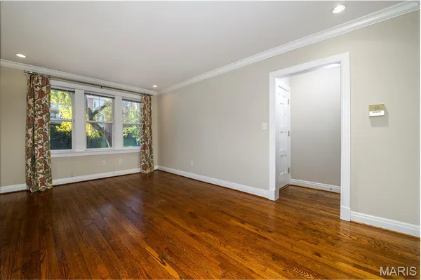 $2,895 | 7331 Forsyth Boulevard, Unit 1E, University City, MO 63105