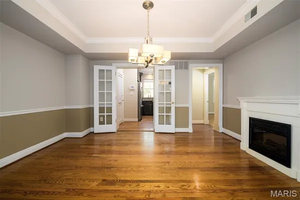 $2,895 | 7331 Forsyth Boulevard, Unit 1E, University City, MO 63105