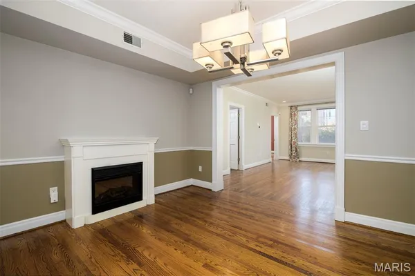 $2,895 | 7331 Forsyth Boulevard, Unit 1E, University City, MO 63105