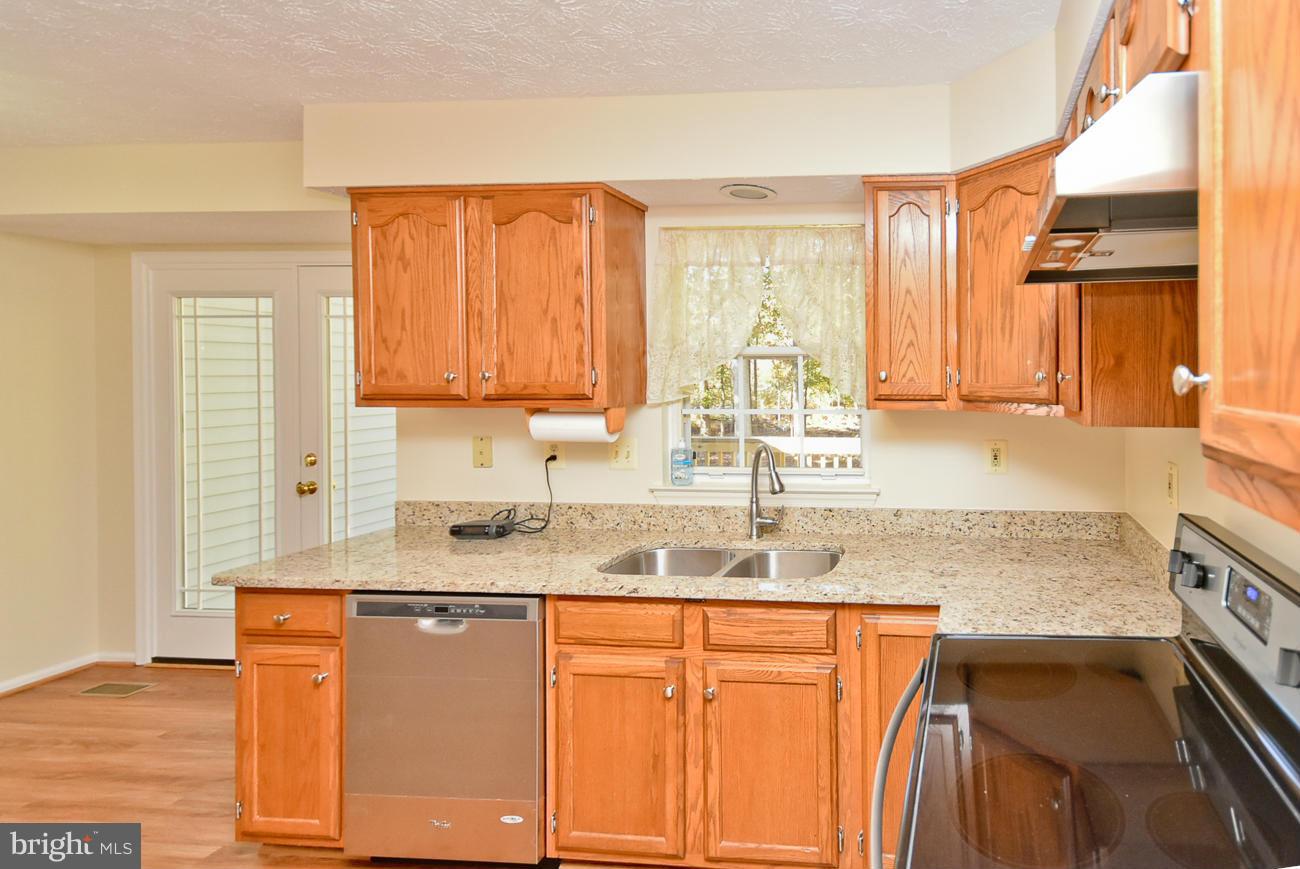 9080 Manorwood Road Laurel, MD 20723 - Photo 12 of 22 Kitchen