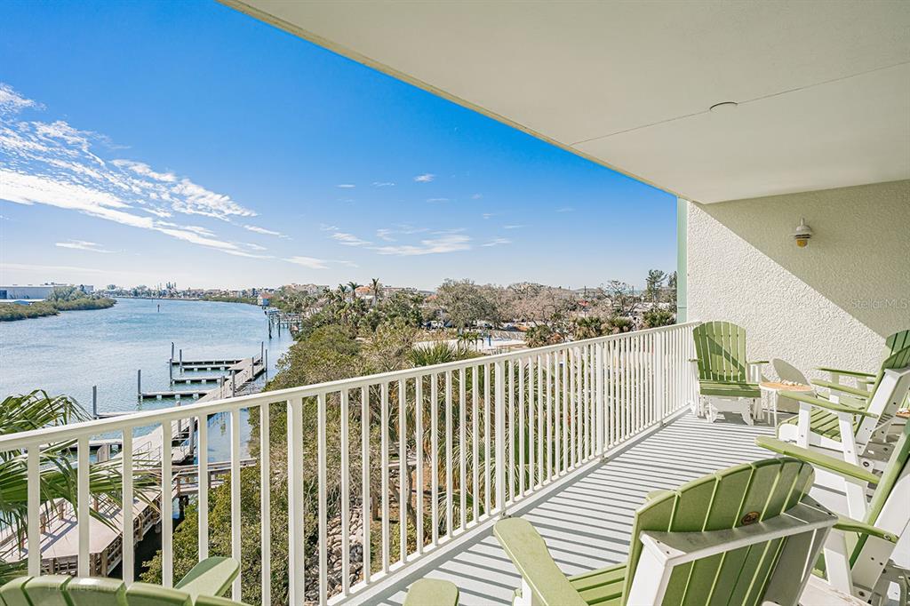 399 2nd Street, Unit 416 Indian Rocks Beach, FL 33785 - Photo 6 of 39 Gallery Image 6