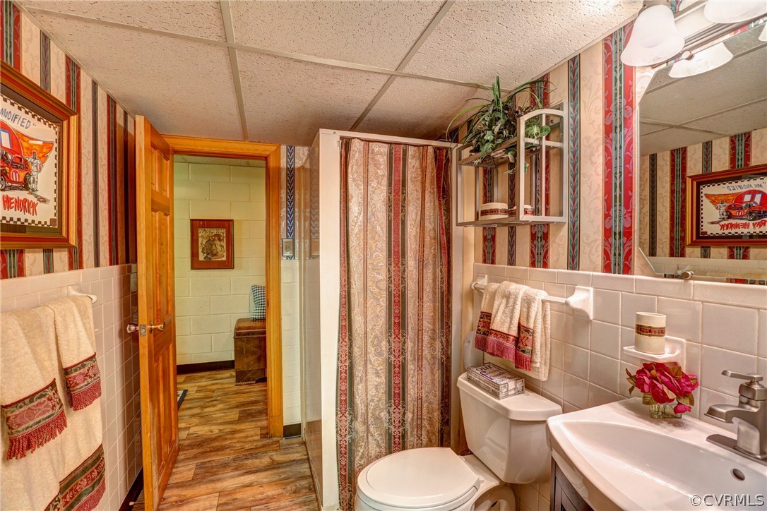 224 South Arch Road North Chesterfield, VA 23236 - Photo 33 of 43 THIRD FULL BATH located in the basement. Newer to