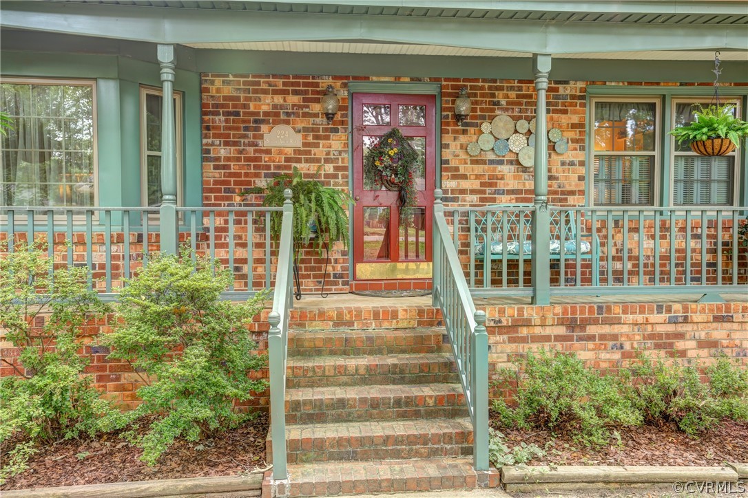 224 South Arch Road North Chesterfield, VA 23236 - Photo 40 of 43 Super adorable country porch!!