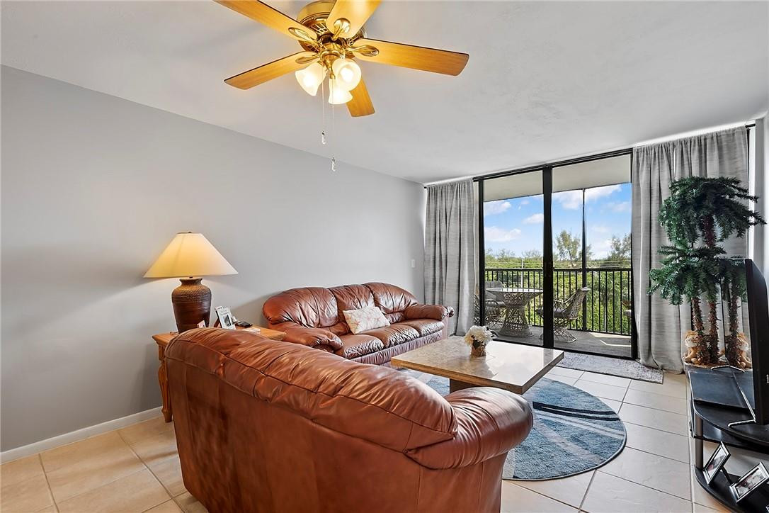 21 Royal Palm Way, Unit 502 Boca Raton, FL 33432 - Photo 11 of 28 Photo 11
